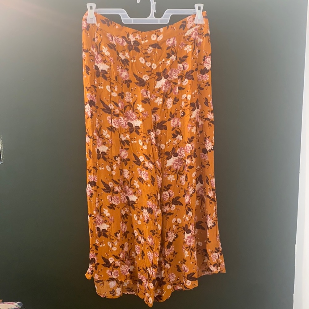 American Eagle Mustard Floral Gaucho Pants